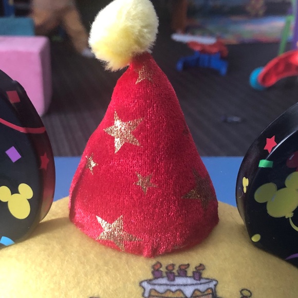 Classic Mickey Mouse Birthday Party Hat - Picture 4 of 8